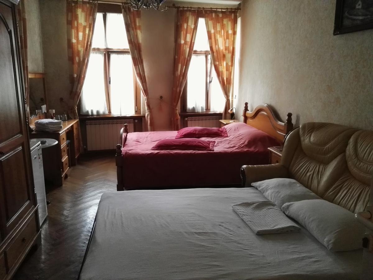 Pensiunea Italiana Brasov Ngoại thất bức ảnh